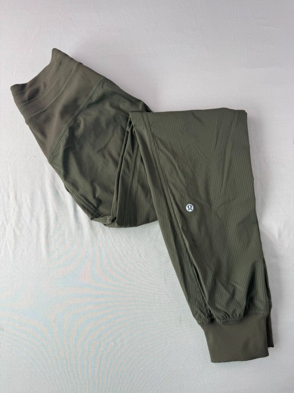 Lululemon Women's Dance Studio Mid Rise Joggers Pants Olive Army Green Size 2